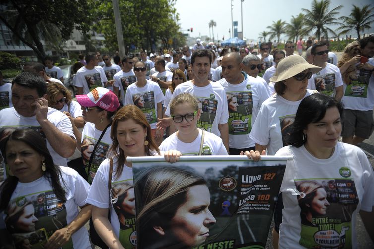 Foto: Fernando Frazão/Agência Brasil – Grupo participa de caminhada, organizada pelo Ministério Público do Rio de Janeiro, pelo fim de todas as formas de violência contra a mulher 