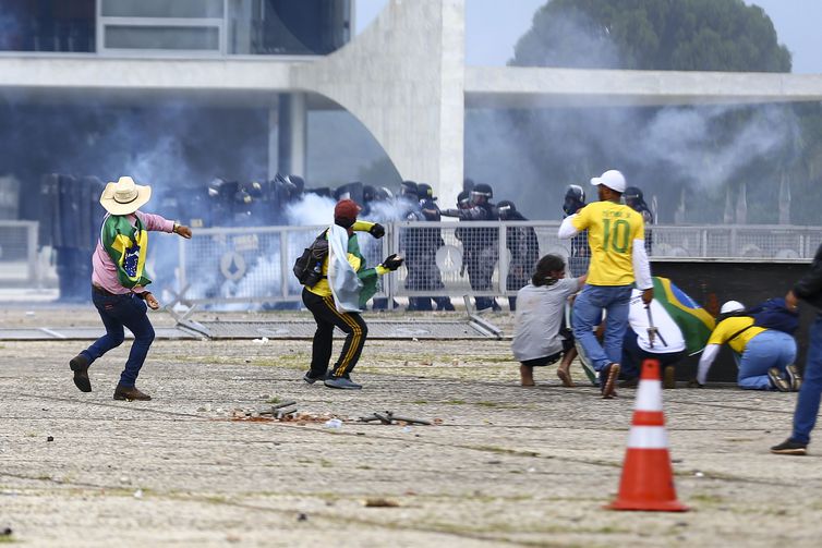 Foto: Marcelo Camargo/Agência Brasil – Terroristas bolsonaristas invadem Congresso, STF e Palácio do Planalto 